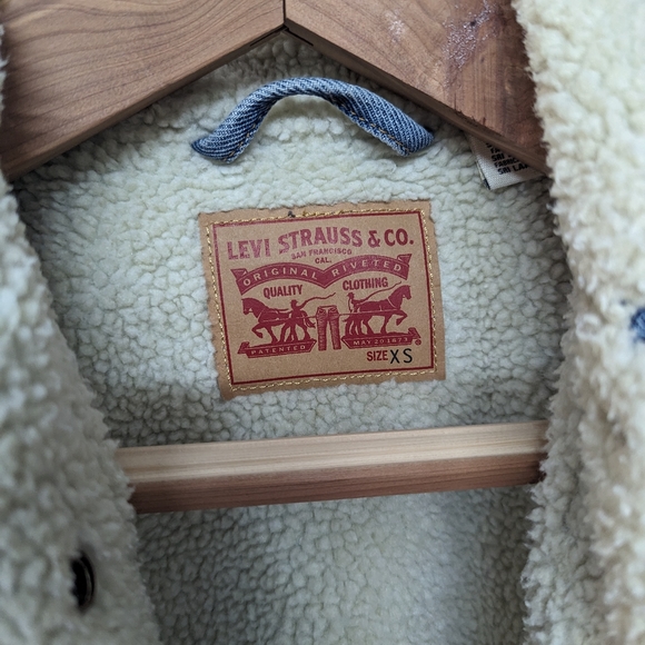 Levi's Denim Jacket Ex Boyfriend style - Picture 4 of 5